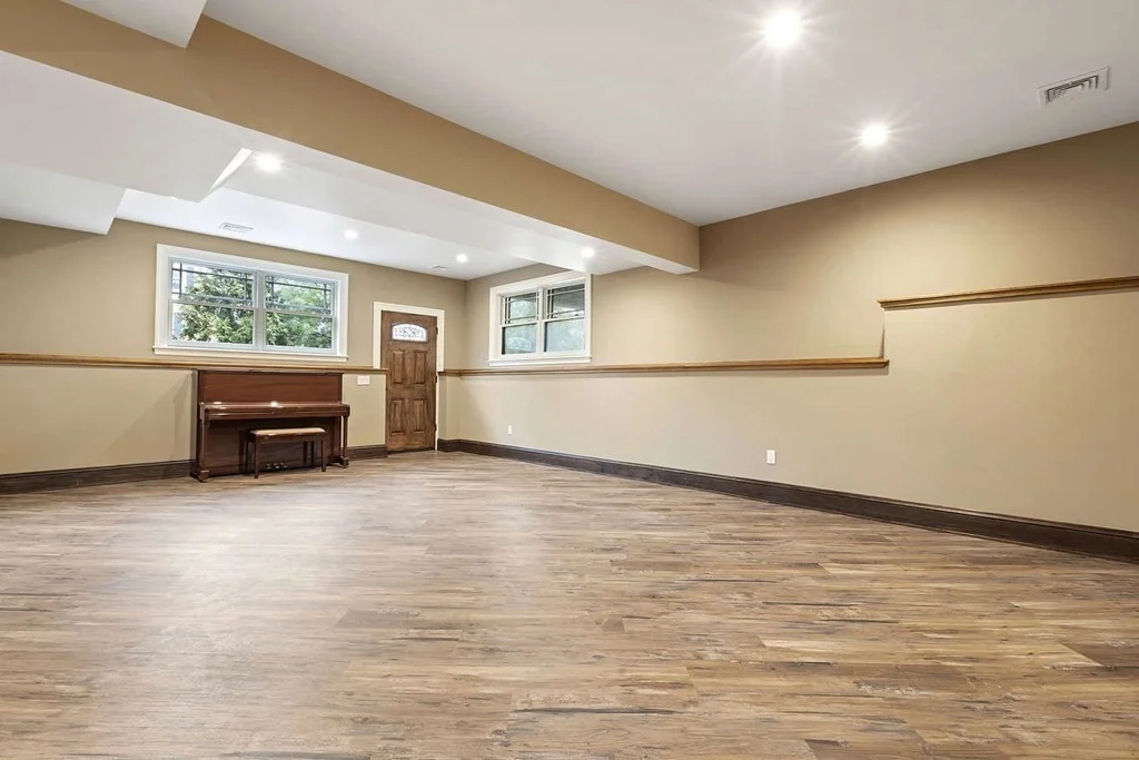 24 Elm, Dedham