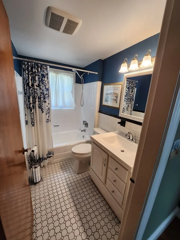 10 Violet Rd, Peabody