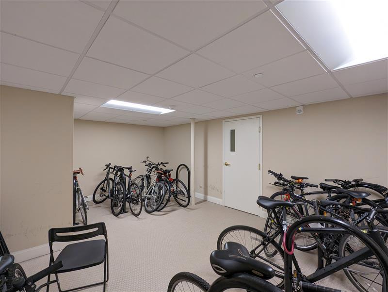 24 Chauncy St, Neighborhood Nine