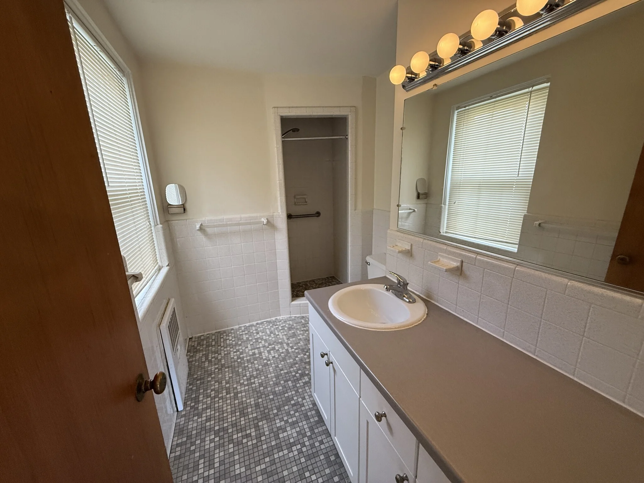 31 Captain Parker Arms, Lexington