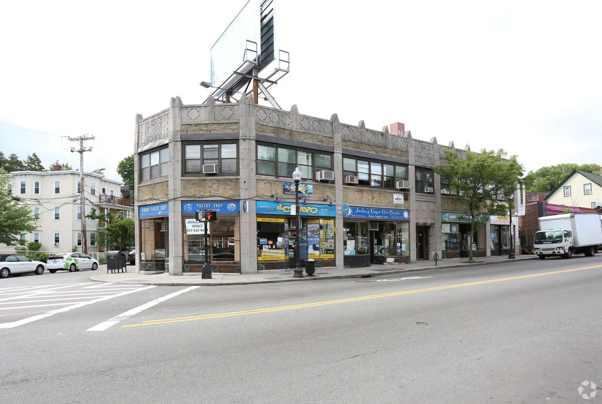 4258 Washington St, Roslindale