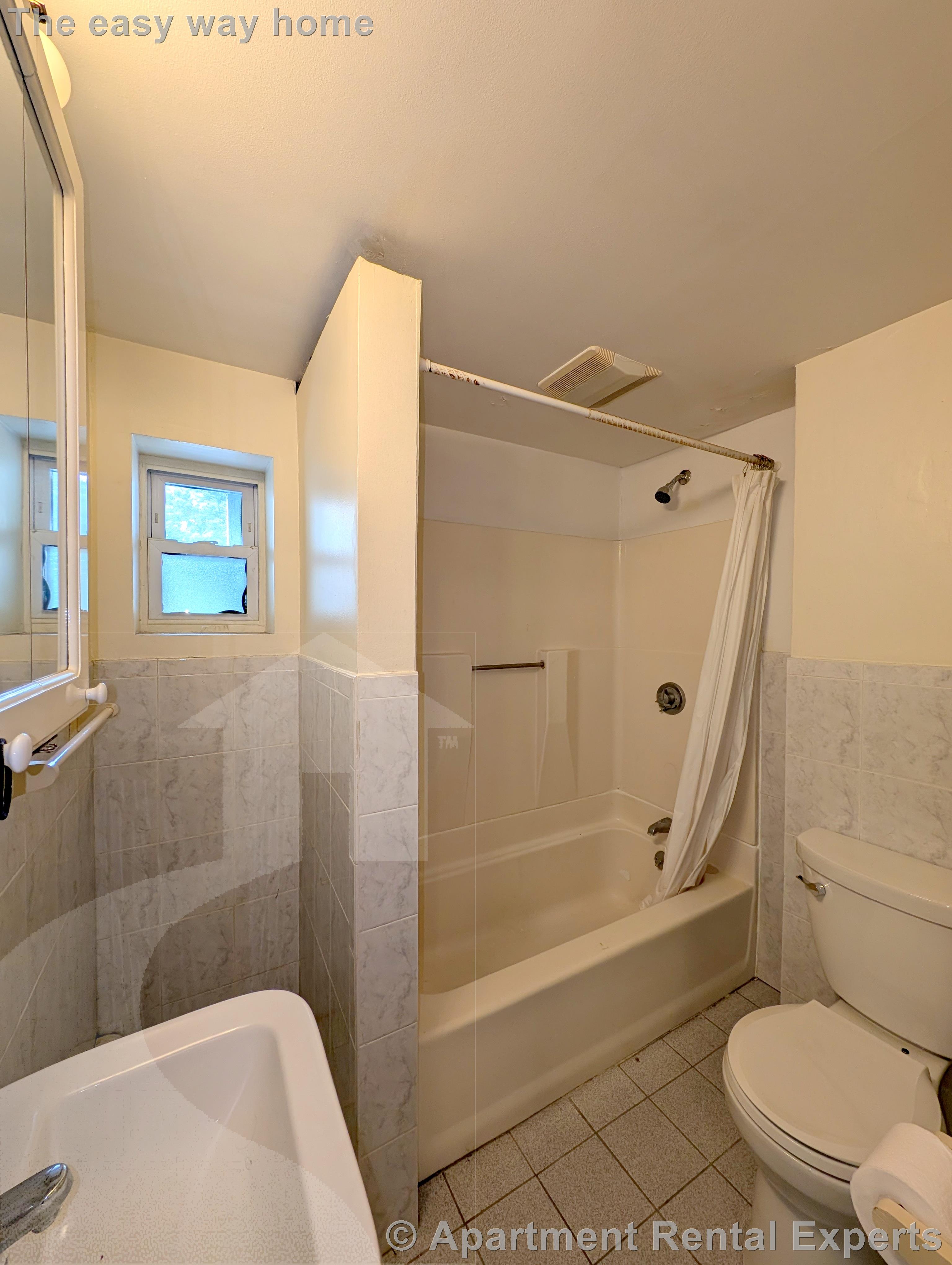 5 Locke St, Davis Square