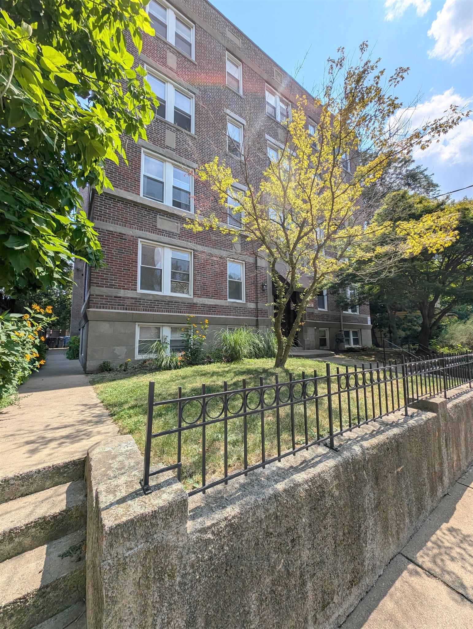 4 Cogswell Ave, North Cambridge