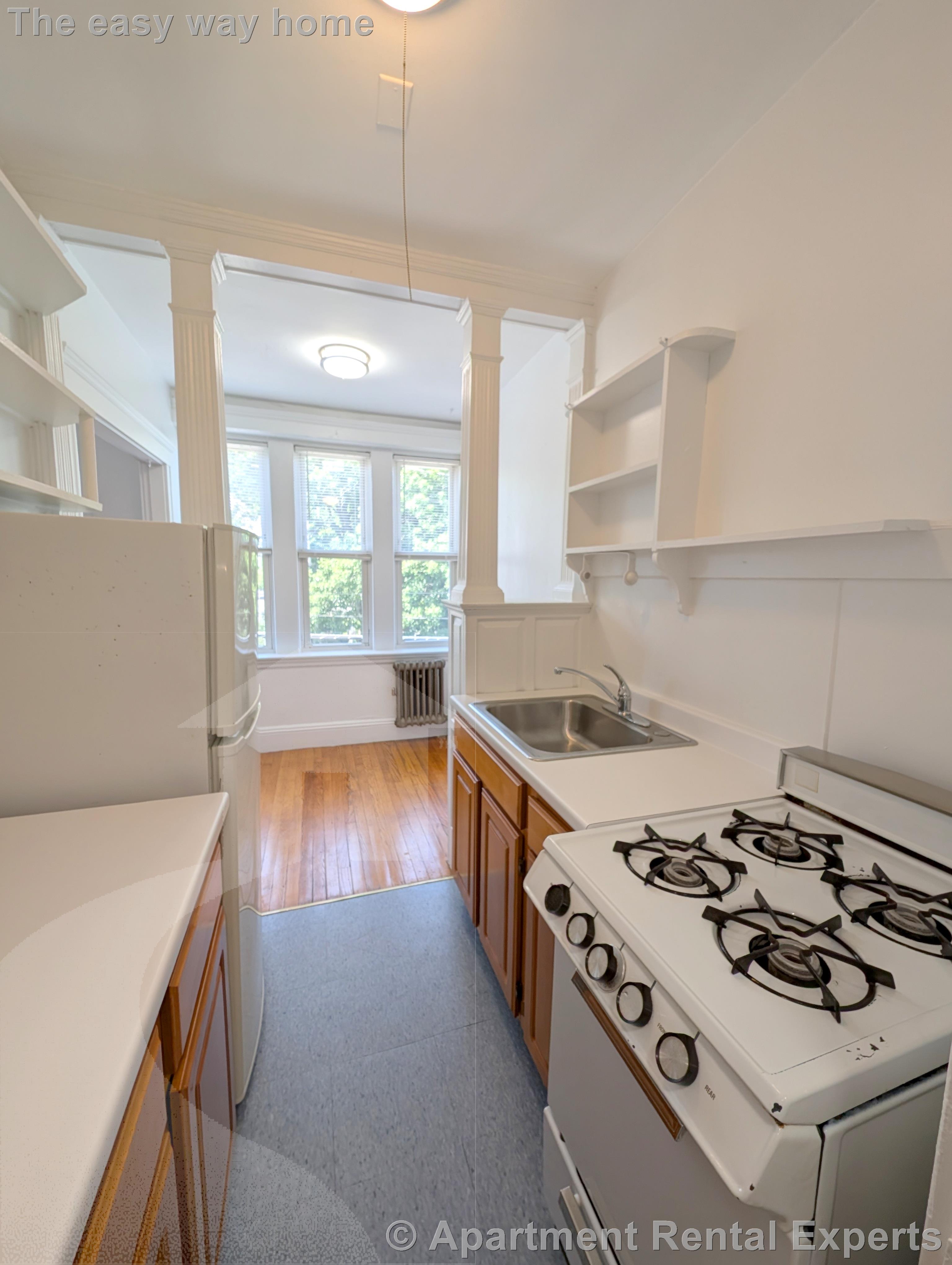 172 Maple St, Malden Center