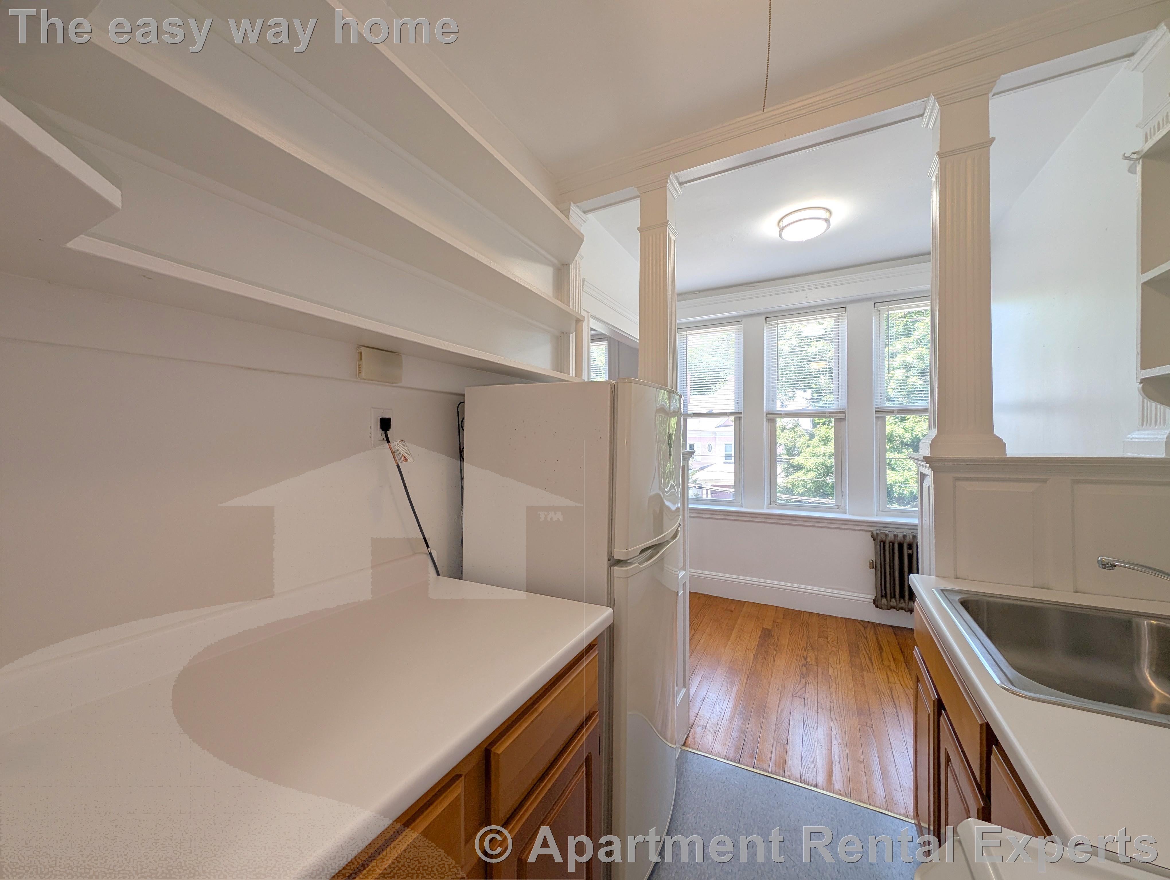 172 Maple St, Malden Center