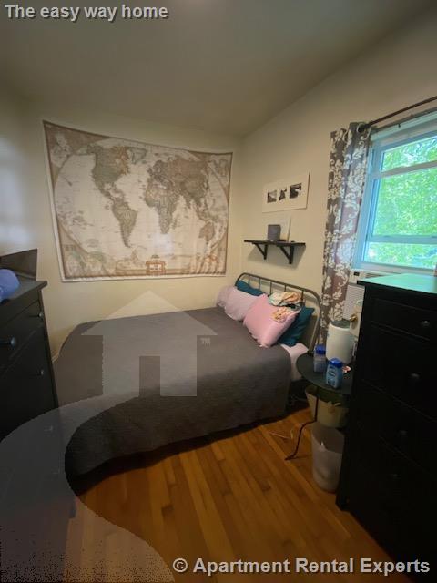 130 Willow Ave, Davis Square