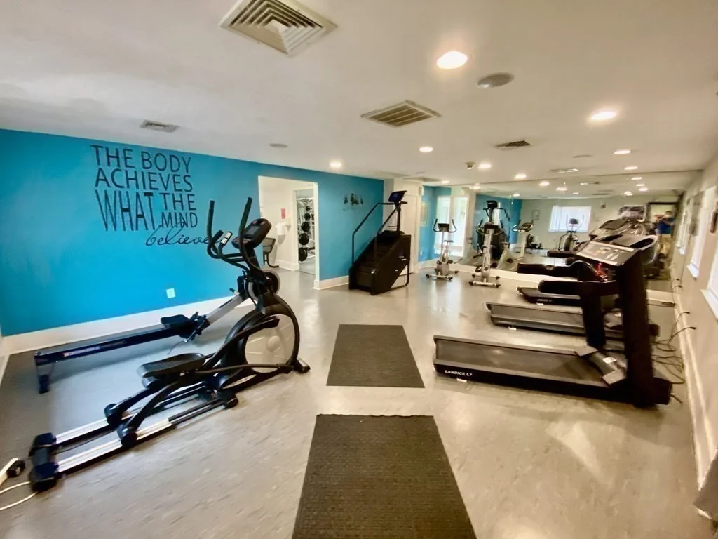 1 Village Hill Ln, Natick