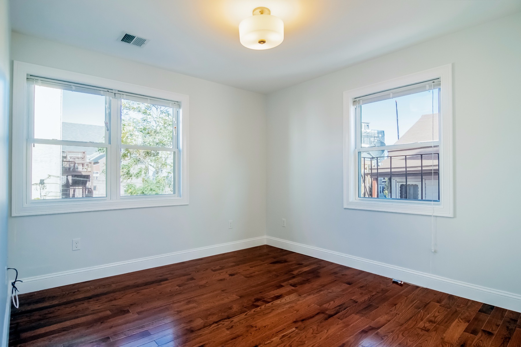 3 bed, 1 bath apartment for rent at 110 Maverick St Unit 2, East Boston — photo 4 of 4
