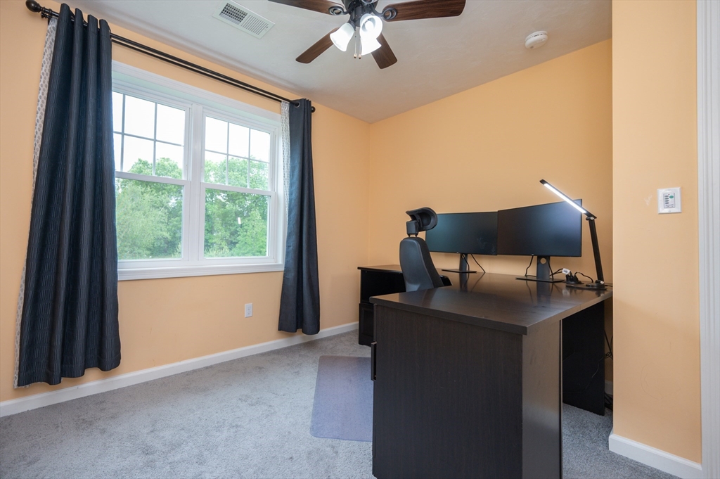 7 Willow Brook Ln, Blackstone