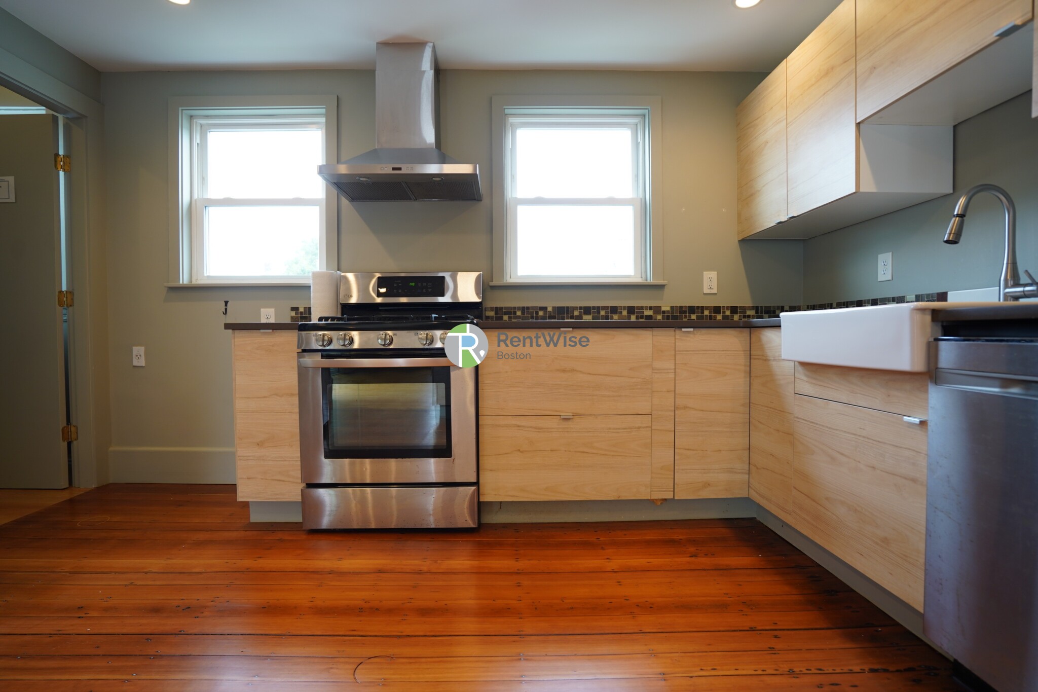 21 Plainfield St, Jamaica Plain