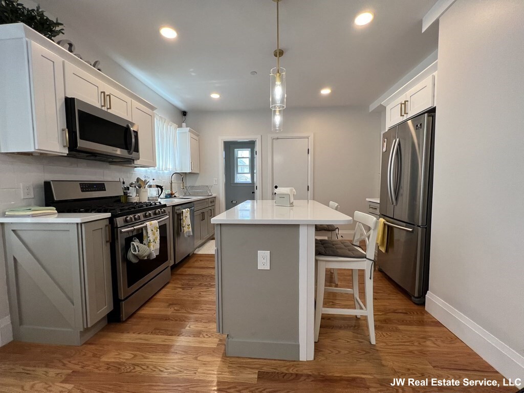 849 Cummins Highway, Mattapan