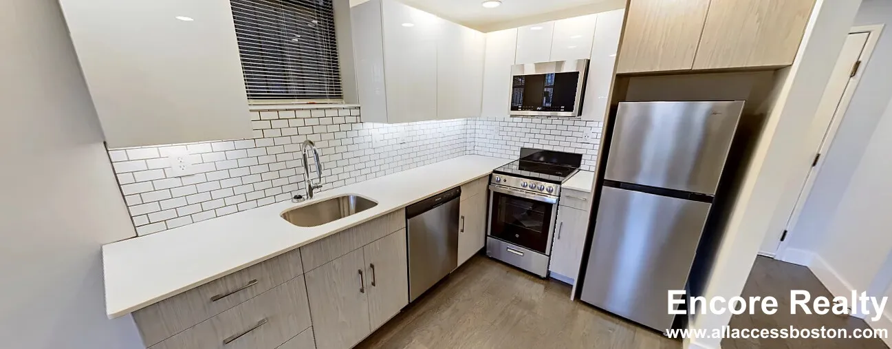 98 Queensberry St, Fenway