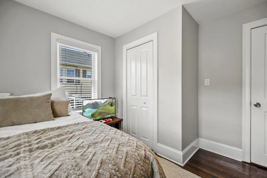 13 Town Hill St, Quincy