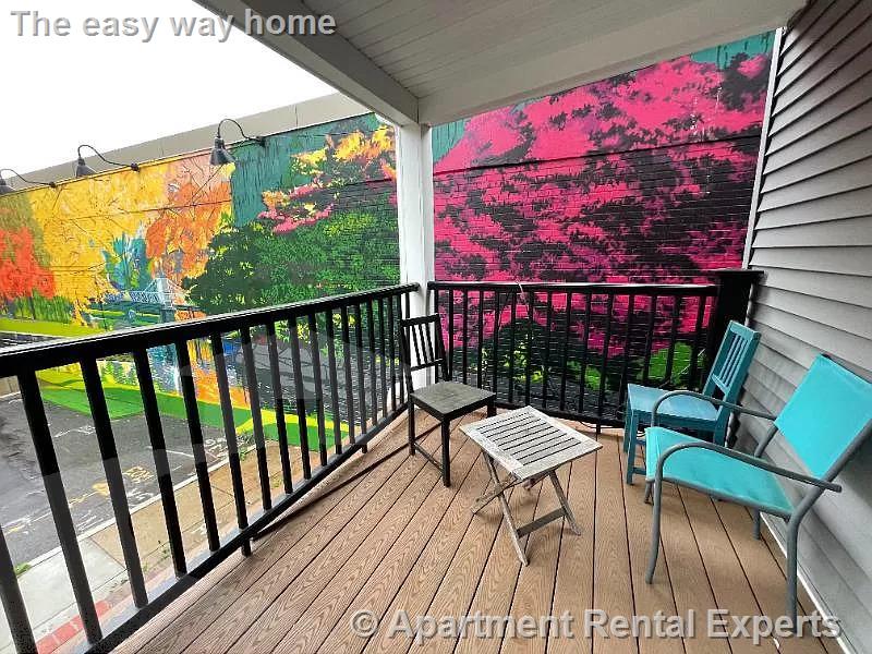 17 Harvard Ter, Allston