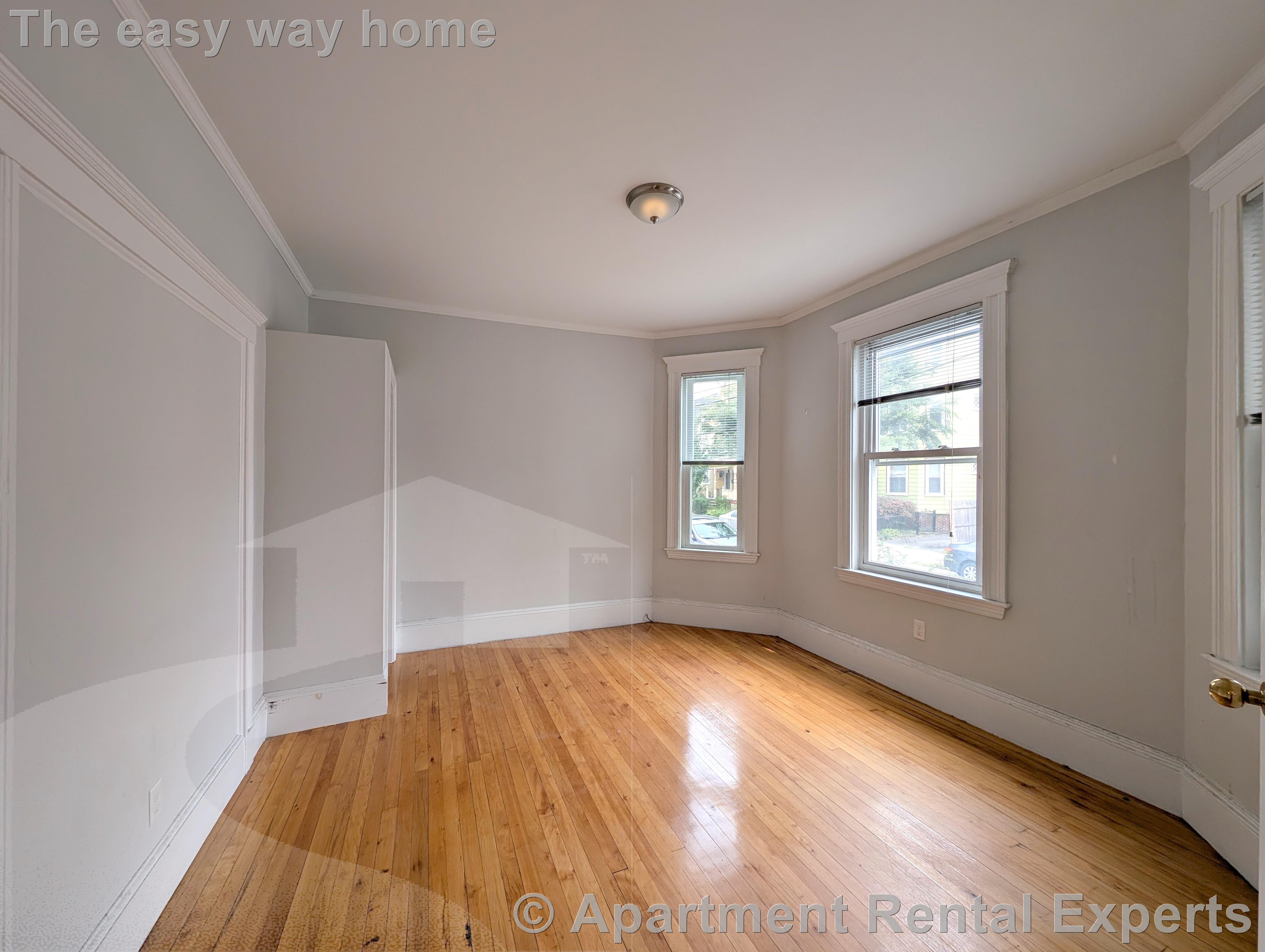 13 Farragut Ave, West Somerville