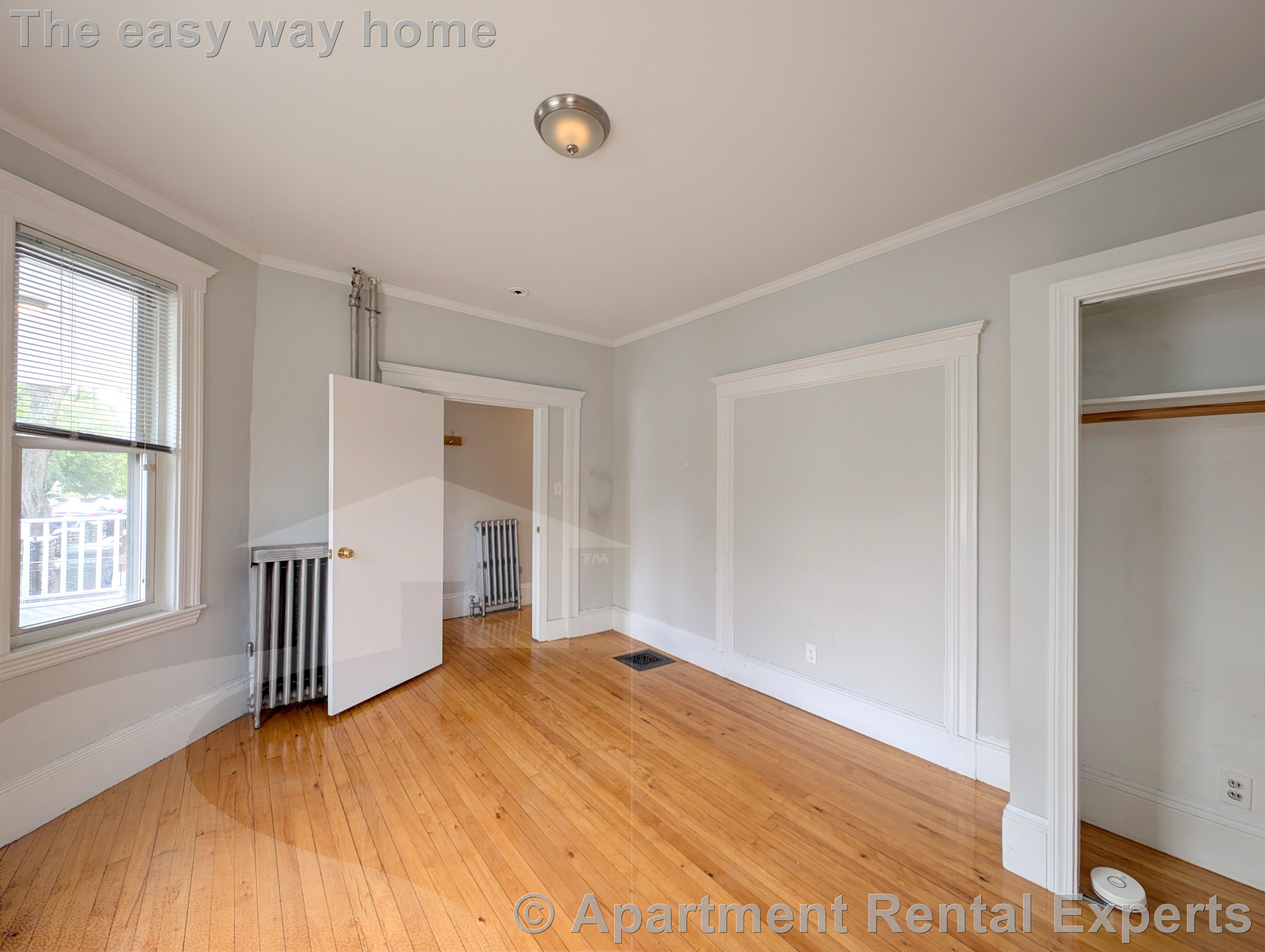 13 Farragut Ave, West Somerville