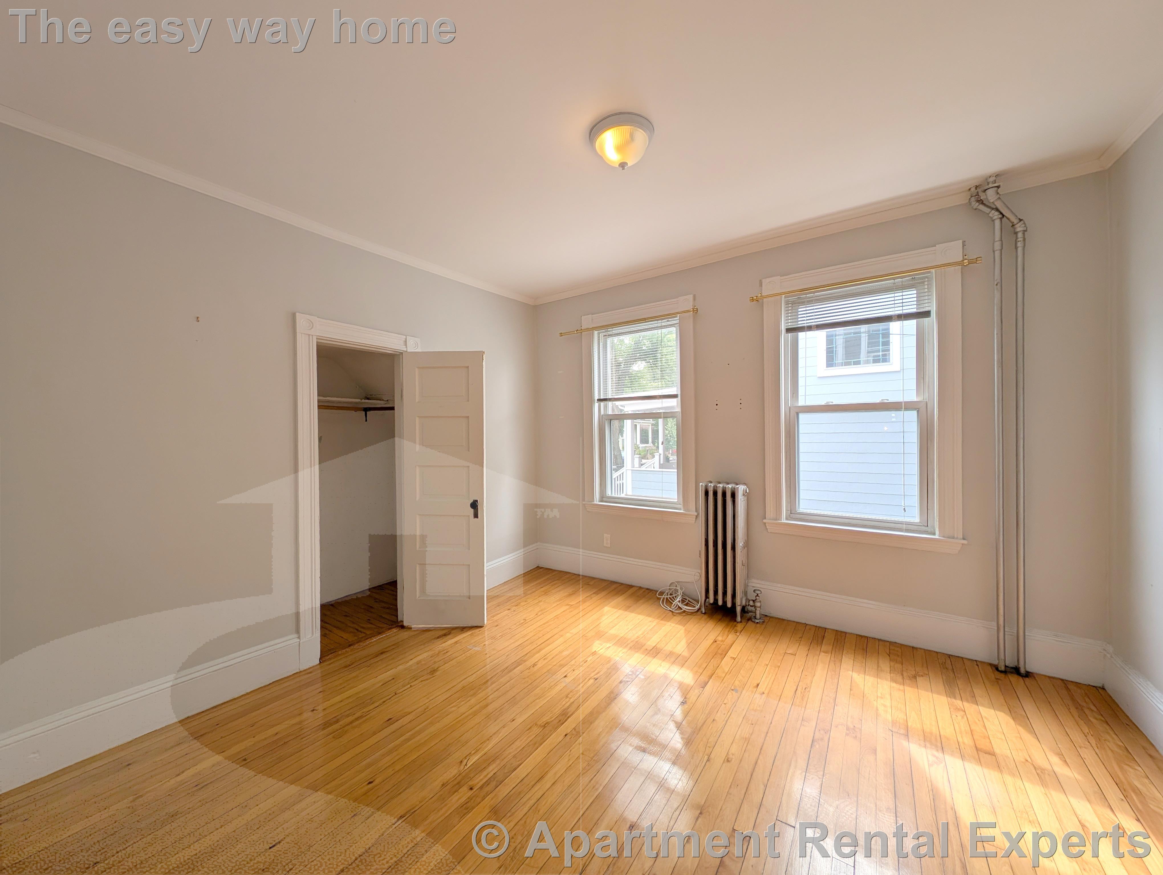 13 Farragut Ave, West Somerville