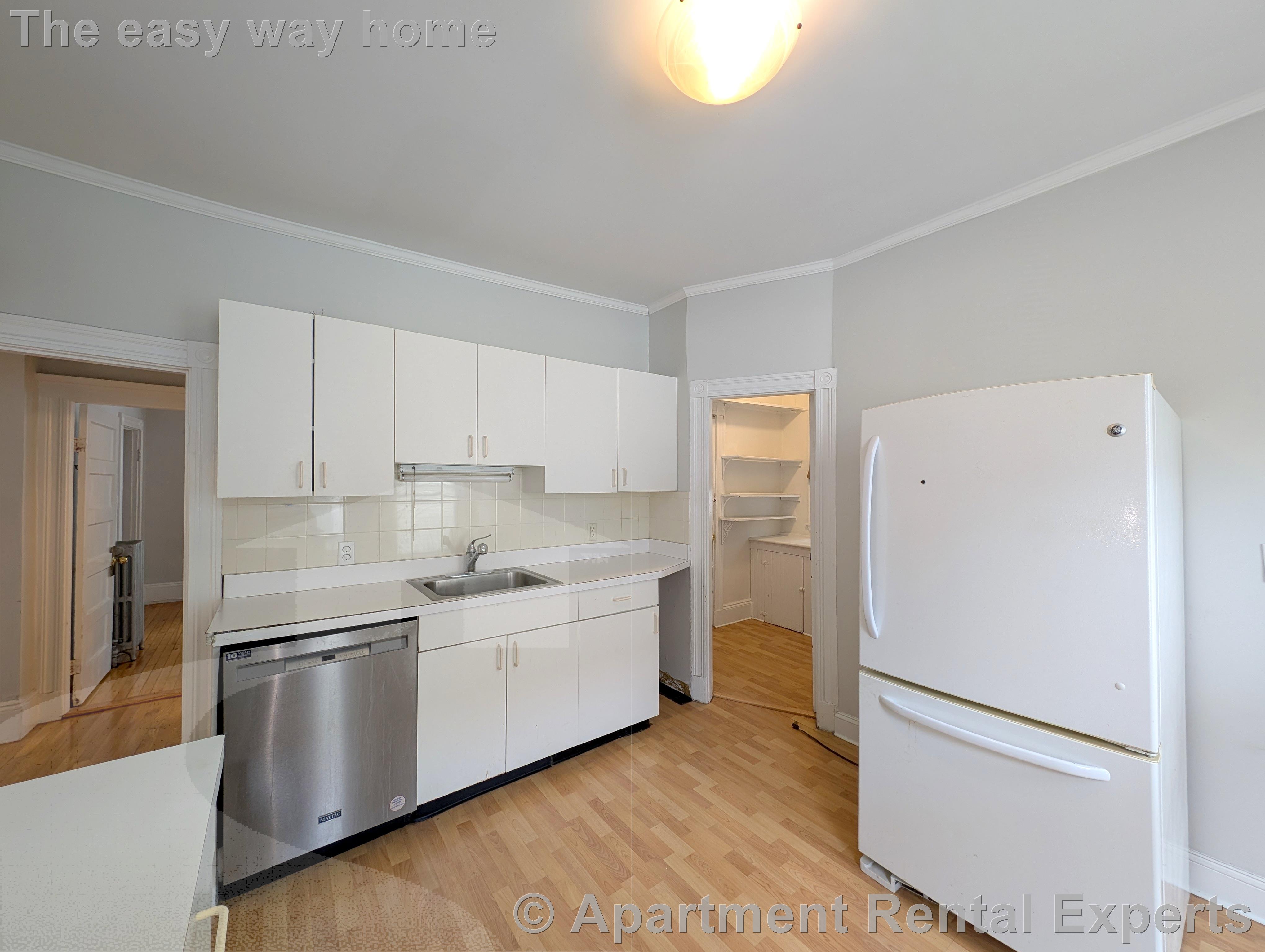 13 Farragut Ave, West Somerville