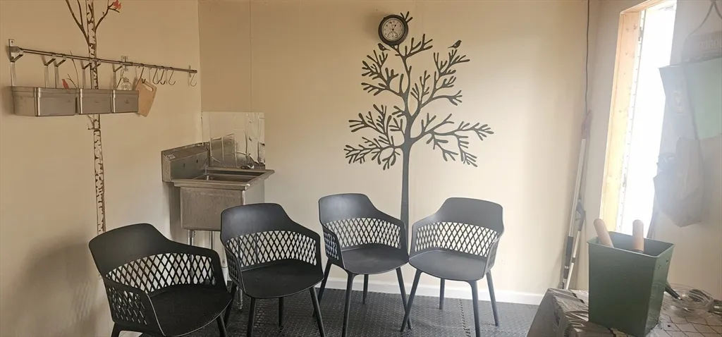 227 Thurber Ave, Attleboro