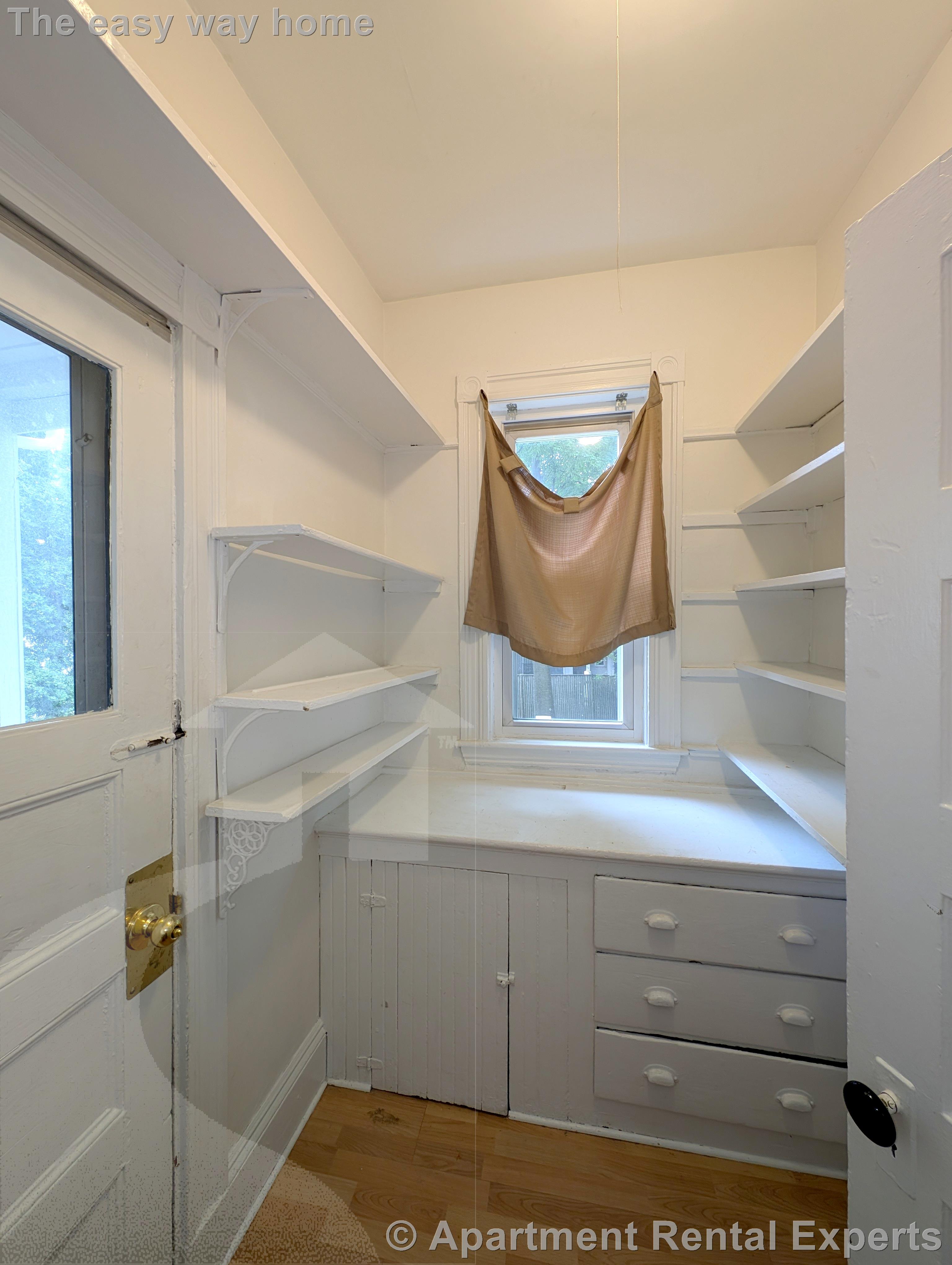 13 Farragut Ave, West Somerville