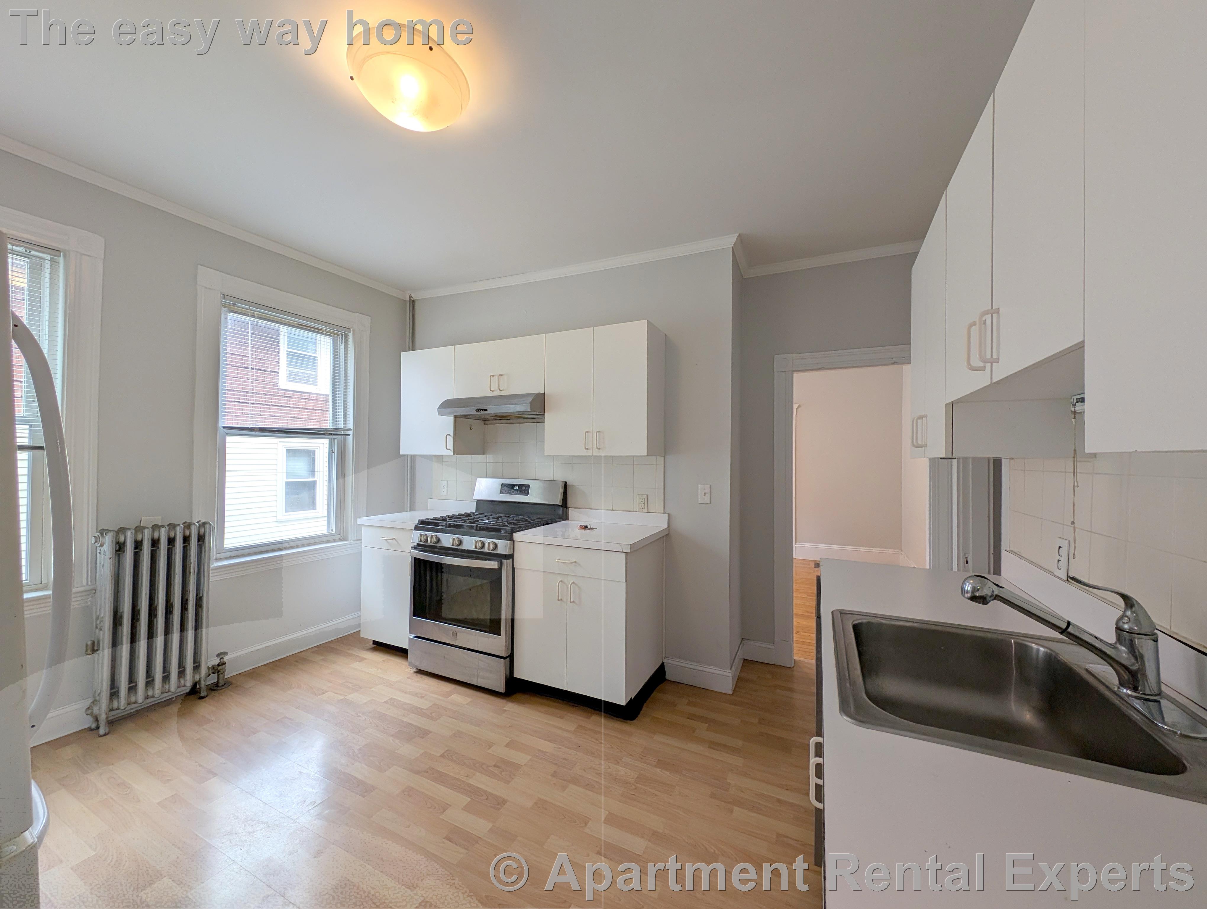 13 Farragut Ave, Teele Square