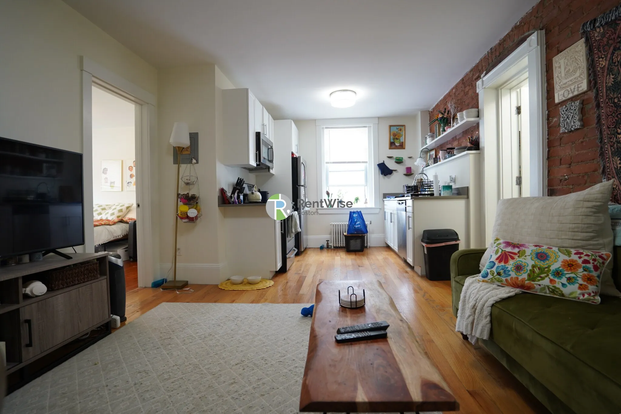83 Harvard St, Central Village