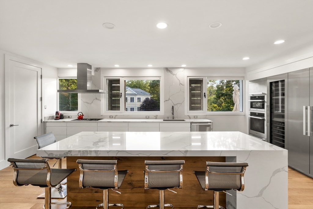 30 Whipple Rd, Lexington