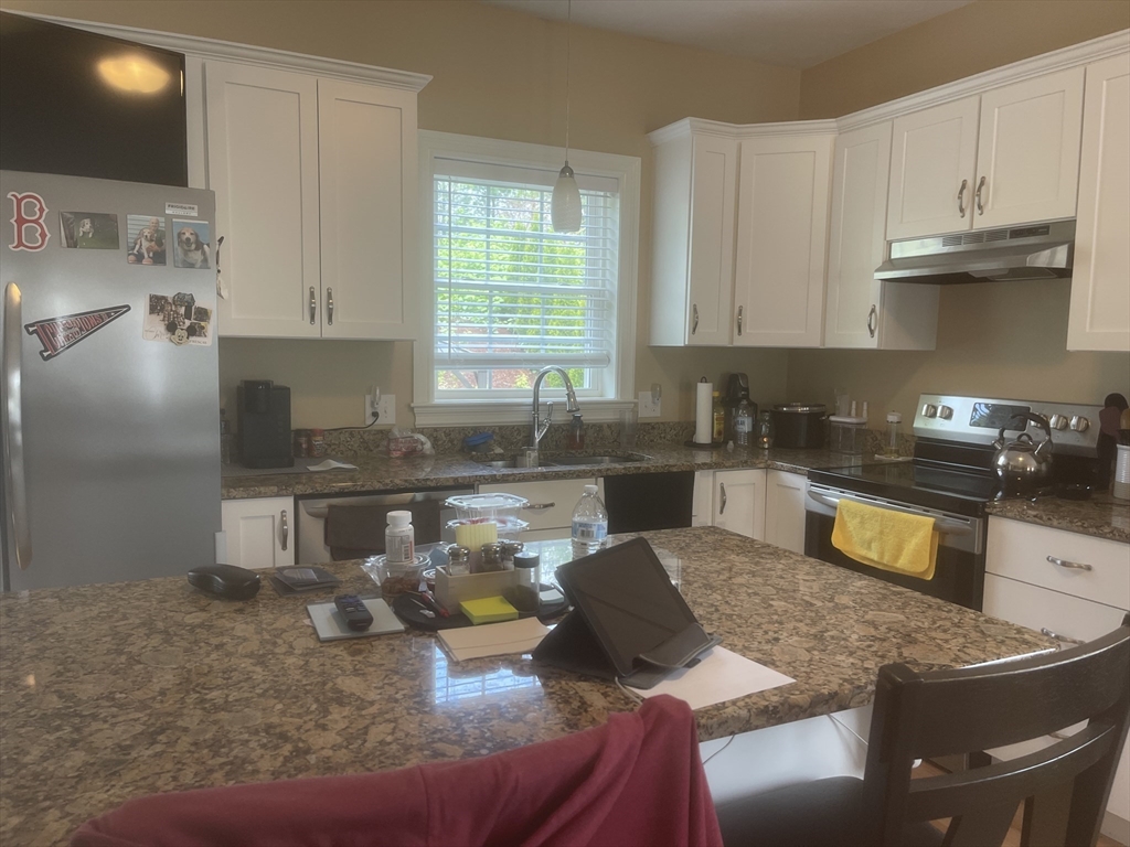 23 Skyview Dr, Millbury