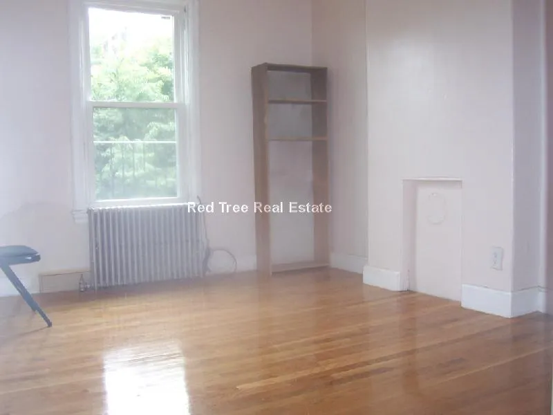 686 Parker St, Mission Hill