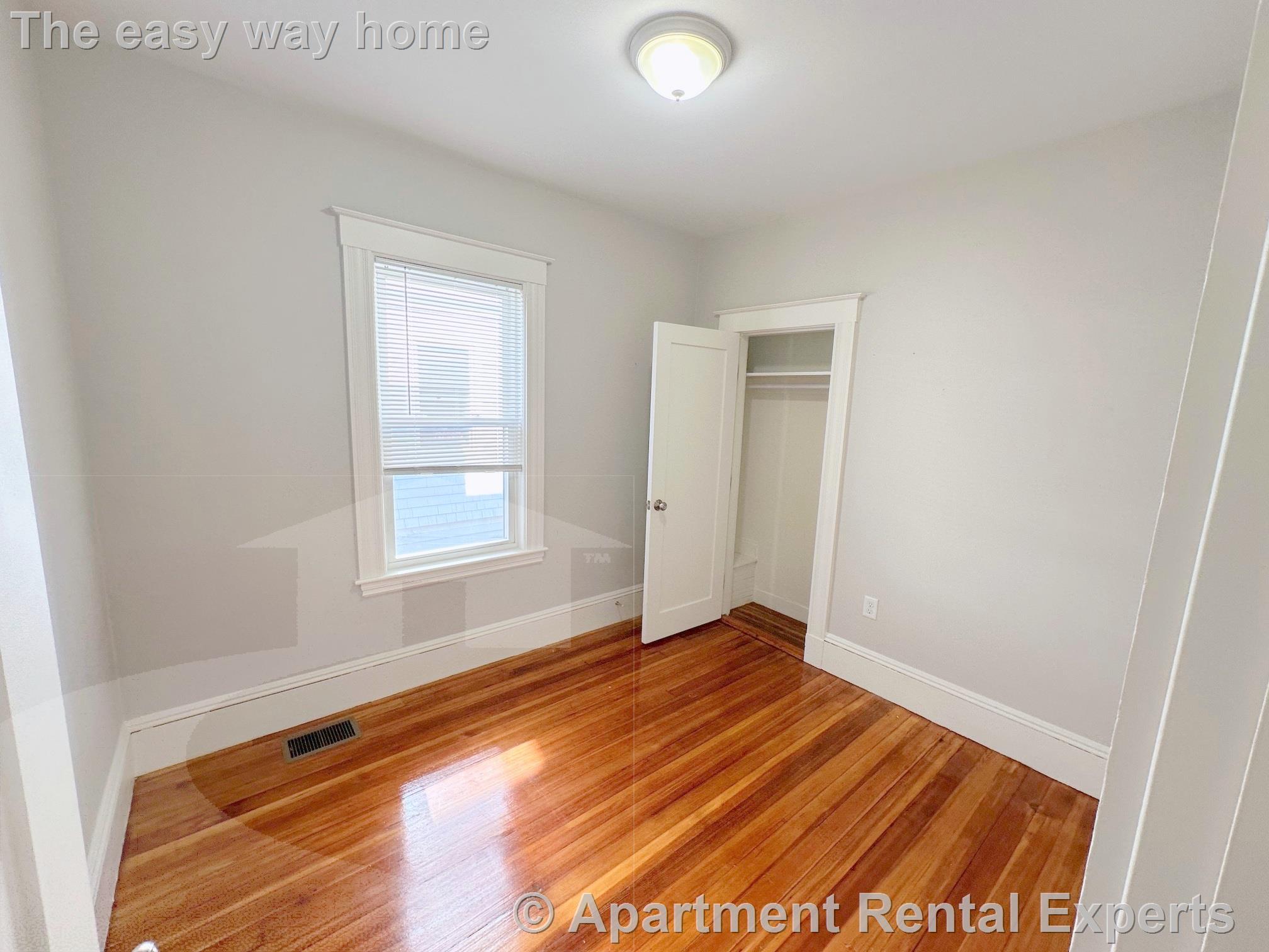 58 Bromfield Rd, Tufts