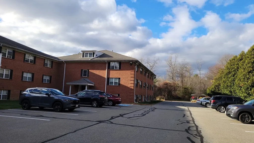 3 Leonard Rd, Boxborough