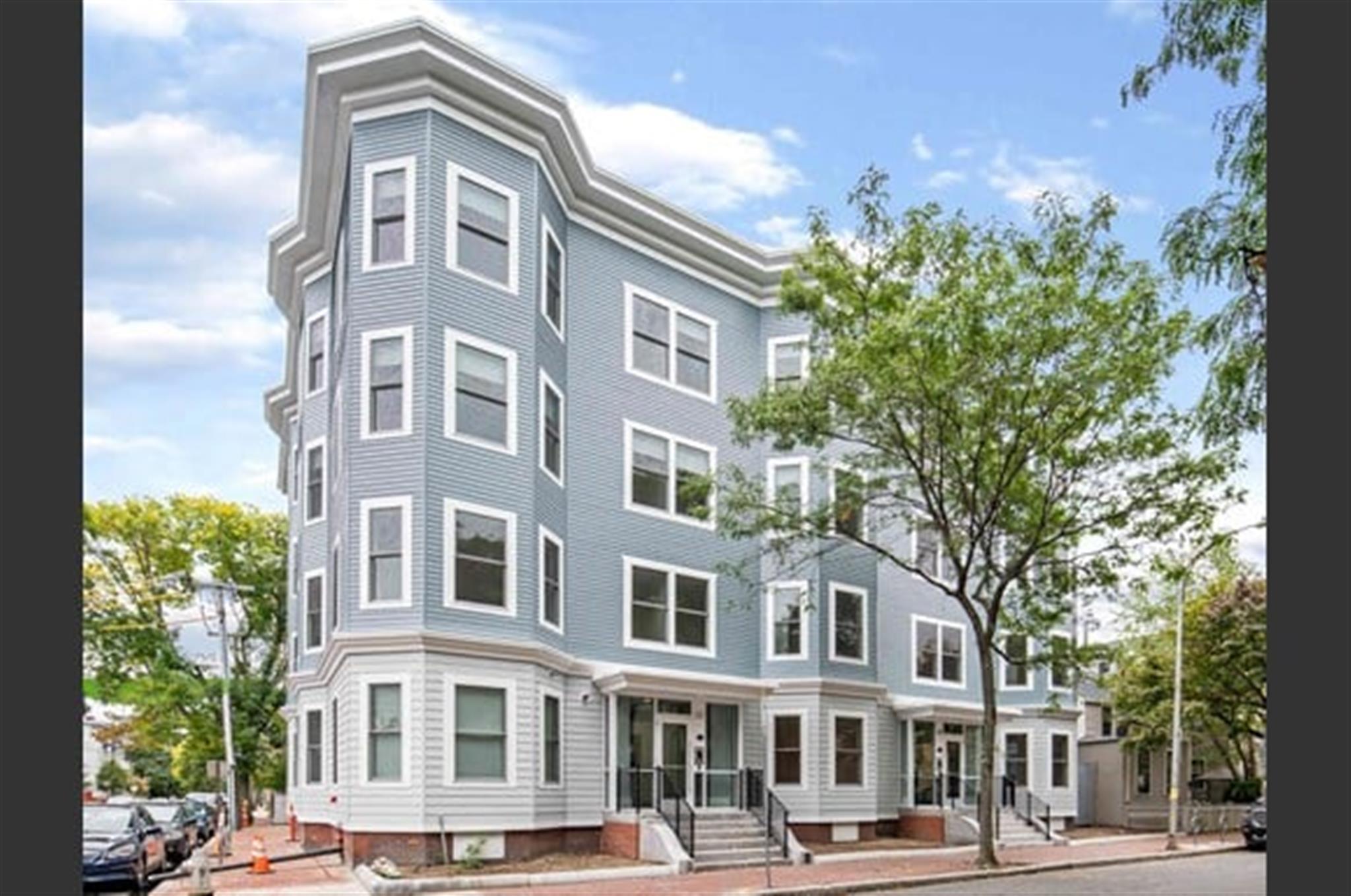 22 Magazine St, Cambridgeport