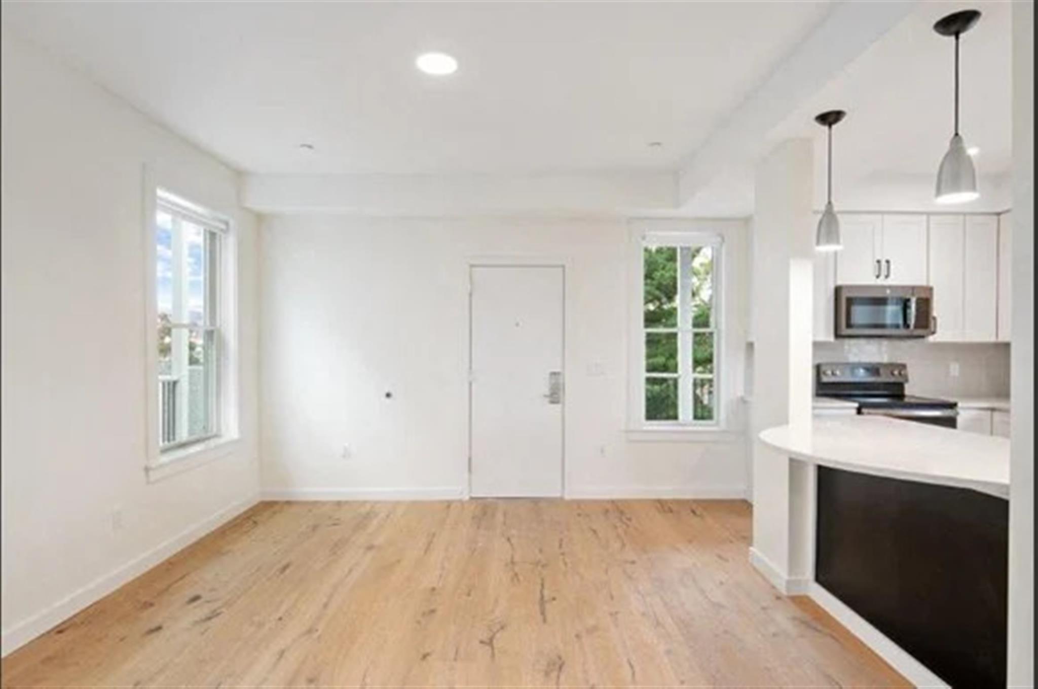 22 Magazine St, Cambridgeport