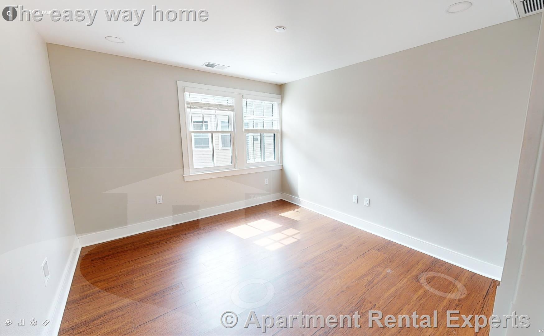 384 Harvard St, Harvard Square