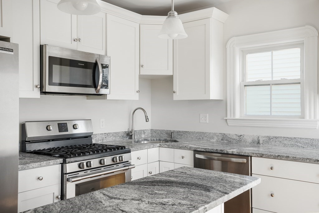 34 Henry St, Everett