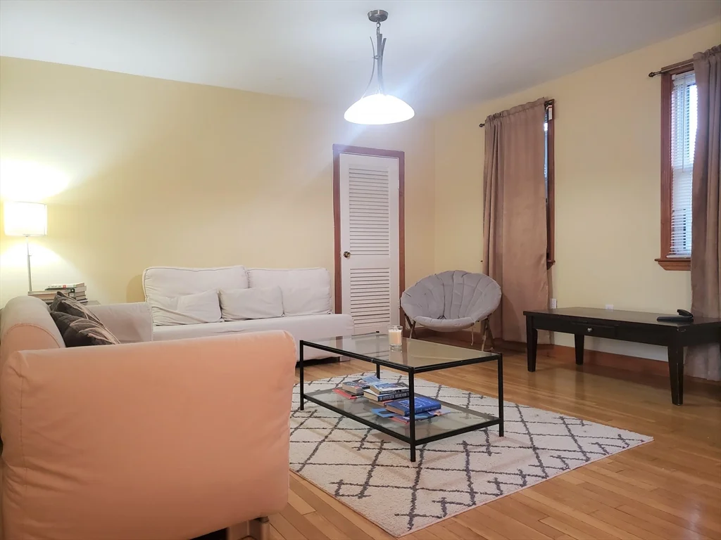 50 Temple St, Somerville