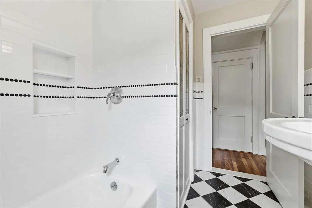 324 Lowel St, Peabody