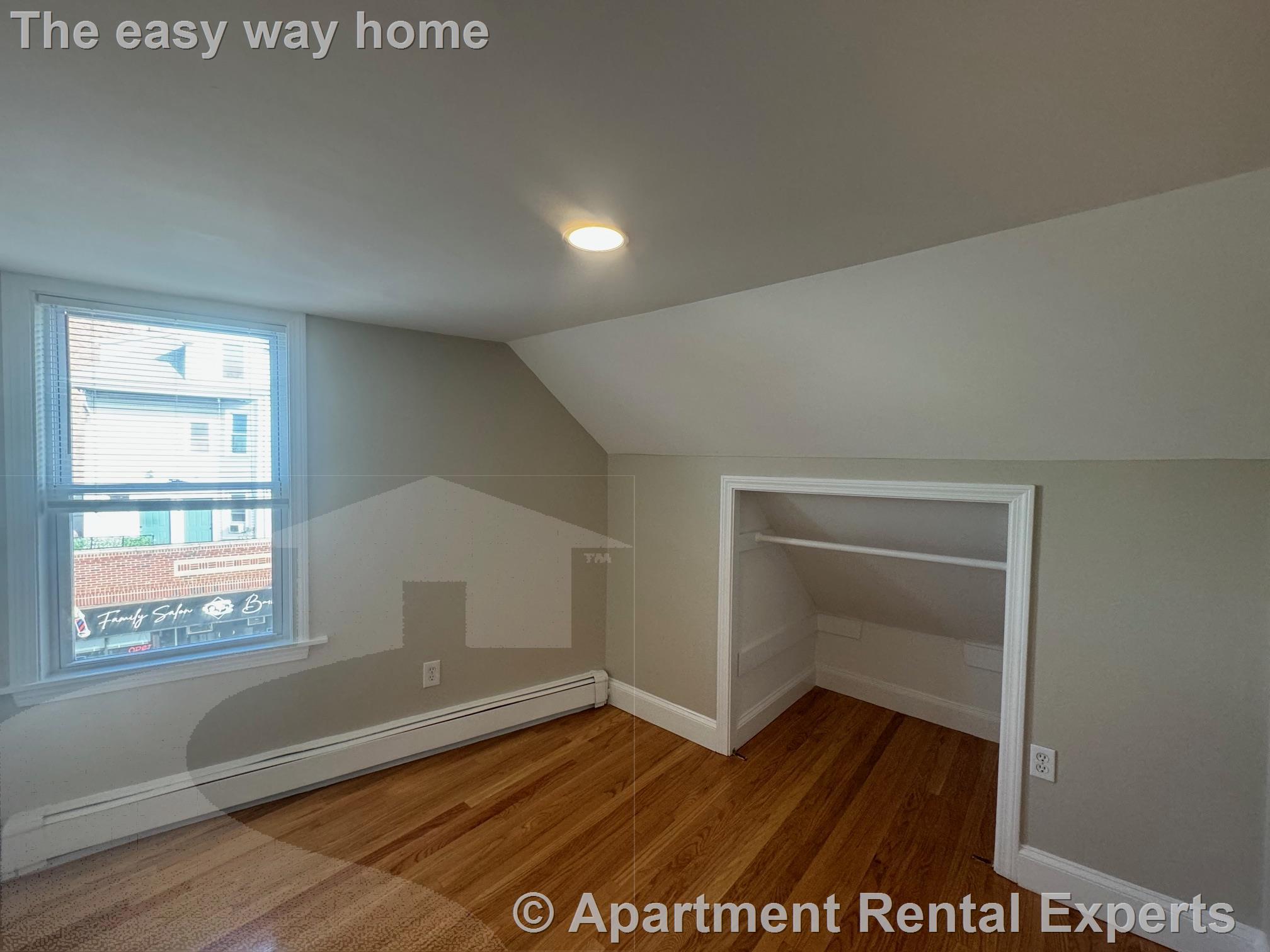 512 Medford St, Magoun Square