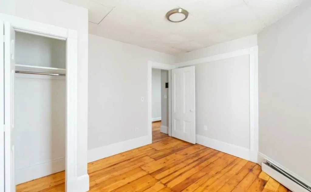 31 Falcon St, East Boston