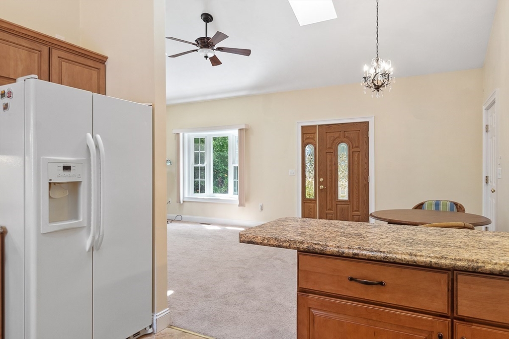 7 Charles Pl, Pepperell