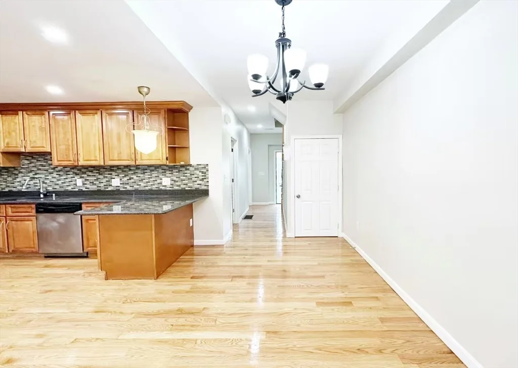 90 George St, Roxbury