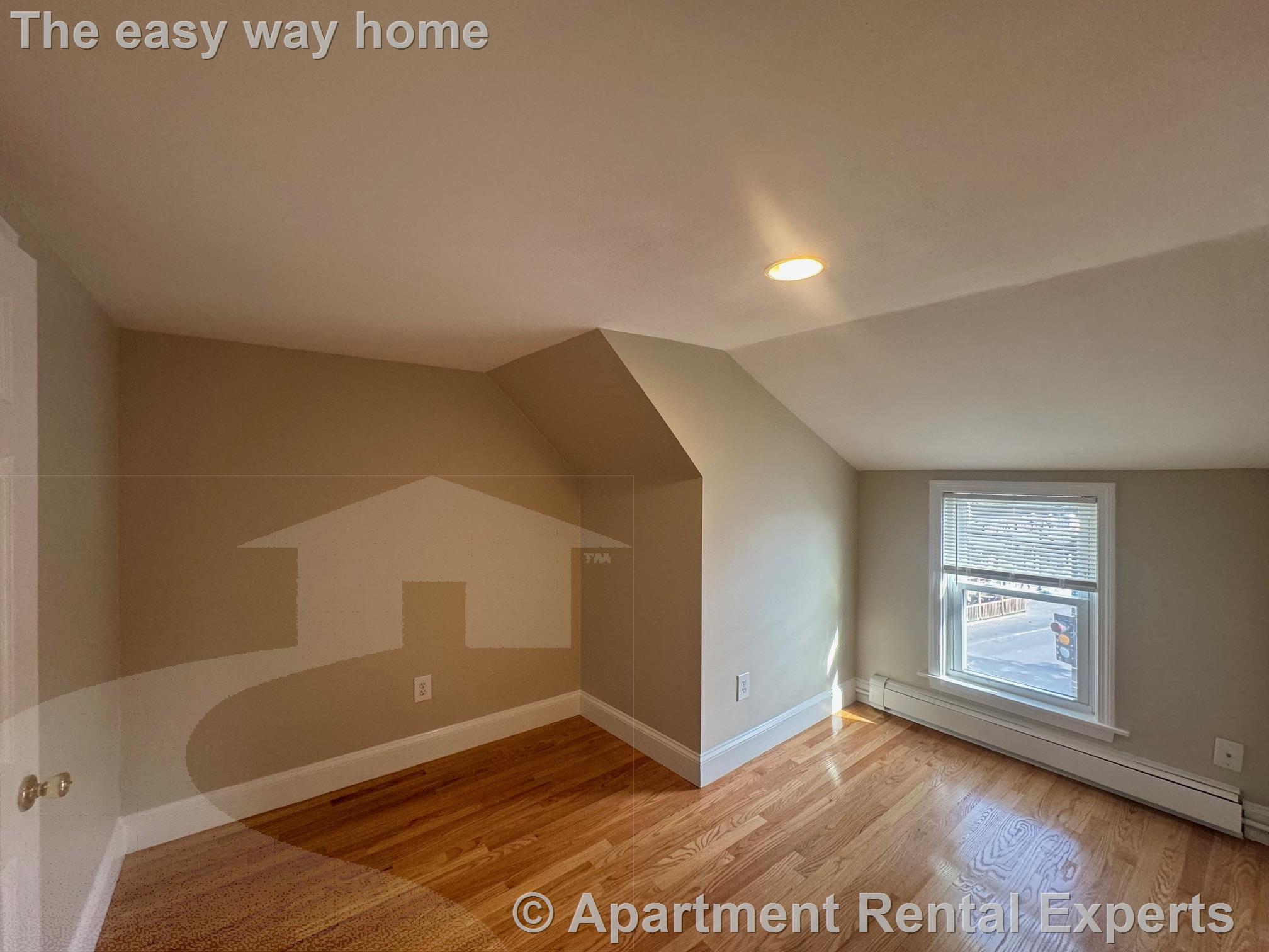 512 Medford St, Magoun Square