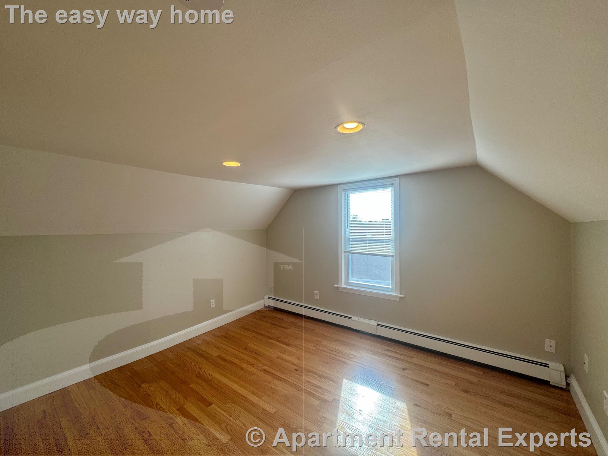 512 Medford St, Magoun Square