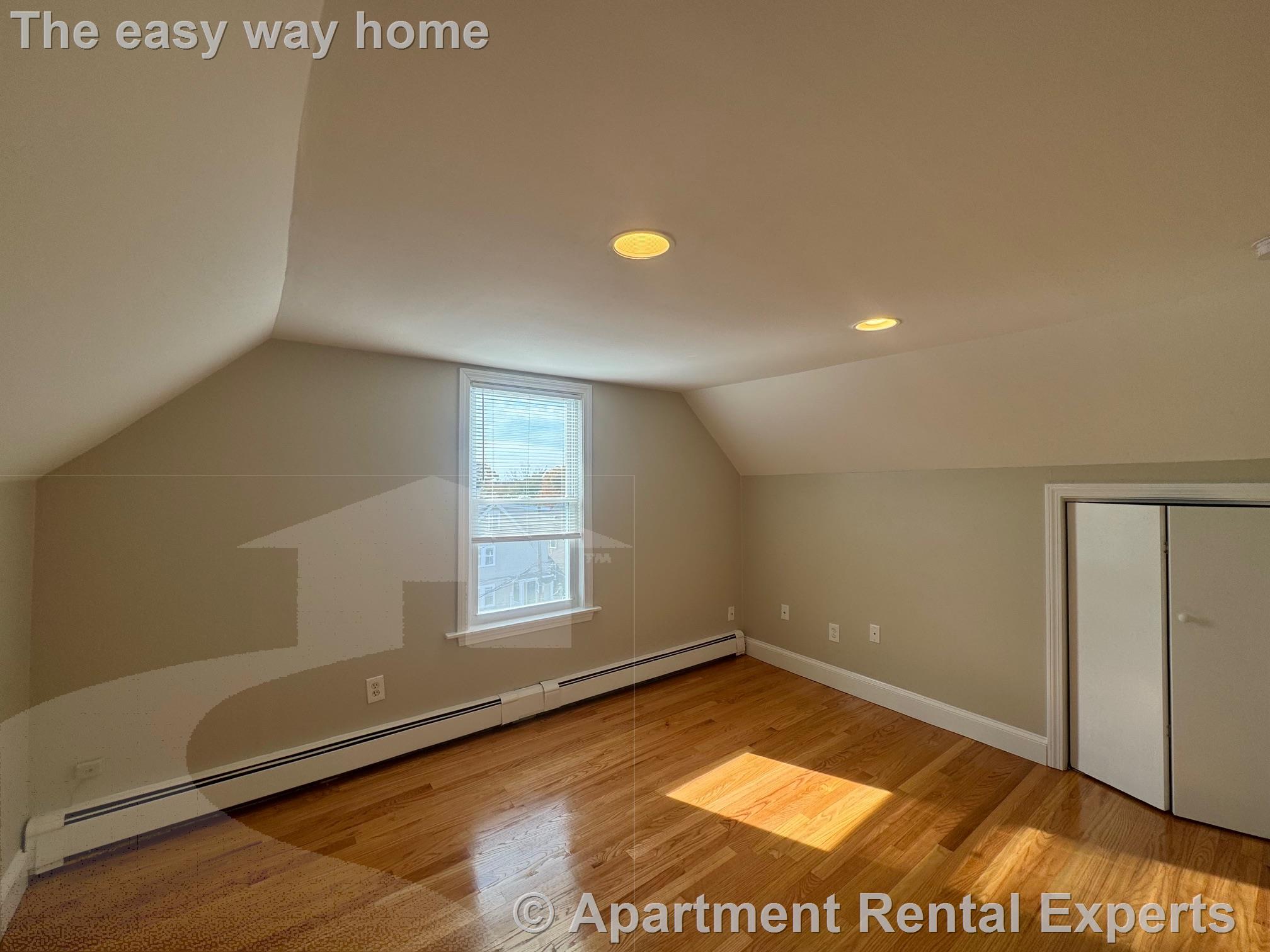 512 Medford St, Magoun Square