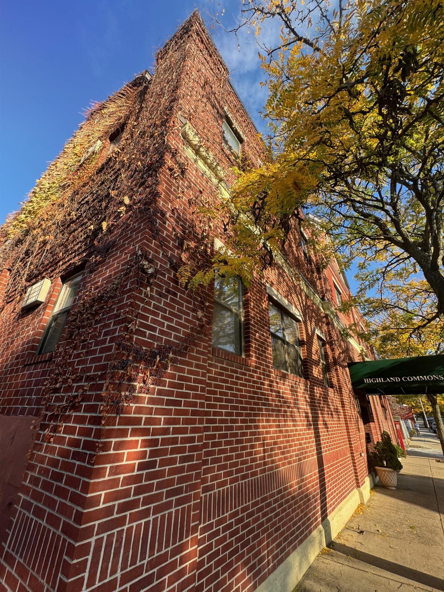 373 Highland Ave, Powder House Square