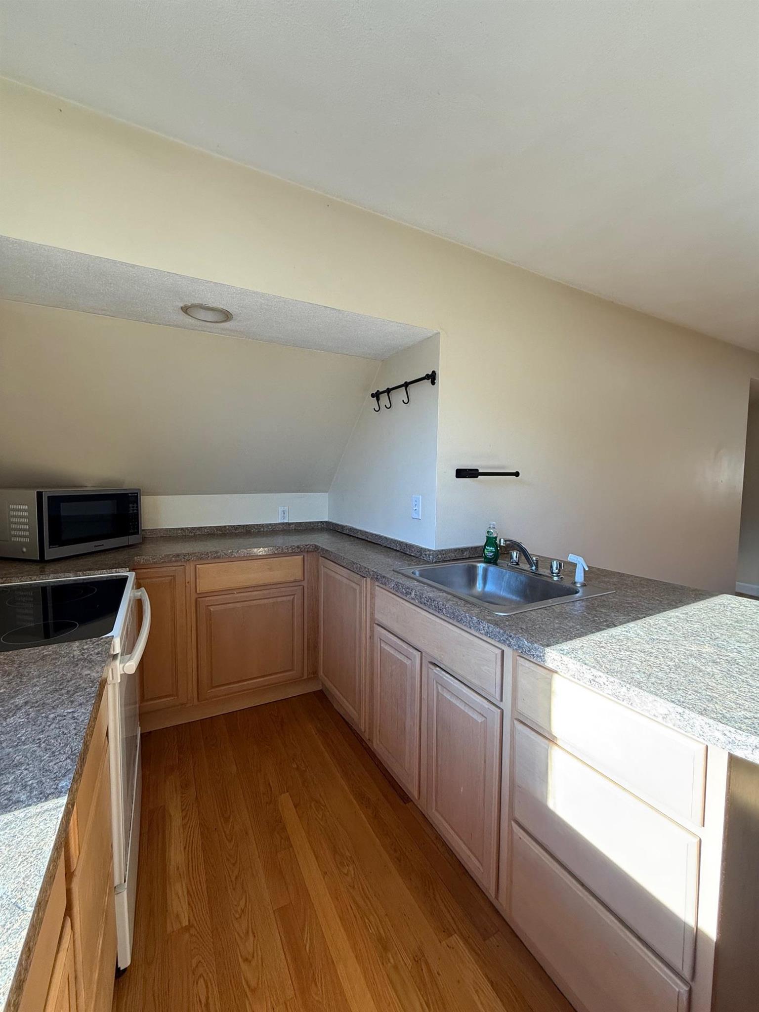 16 Winter St, Davis Square