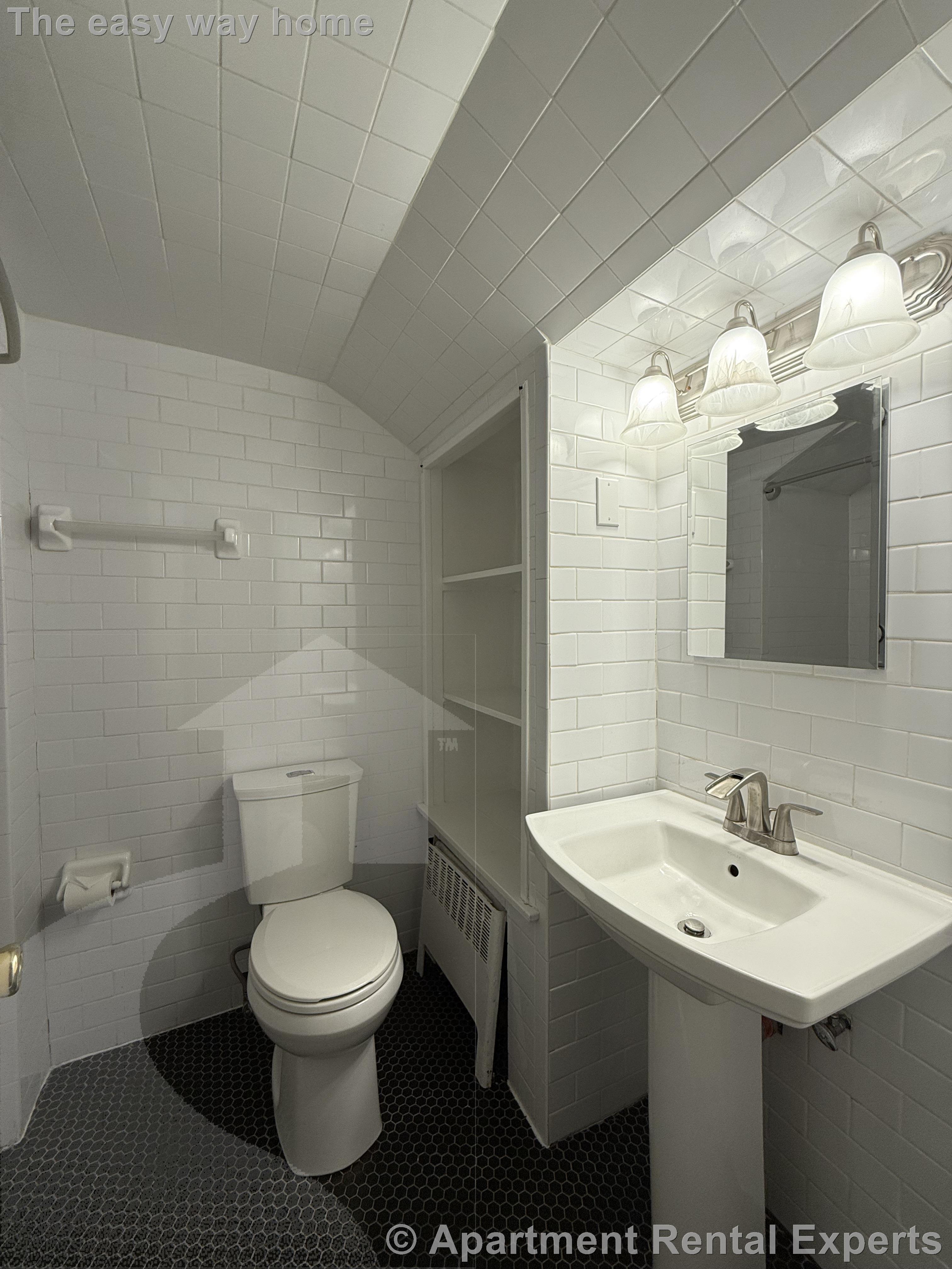 15 Trowbridge St, Harvard Square