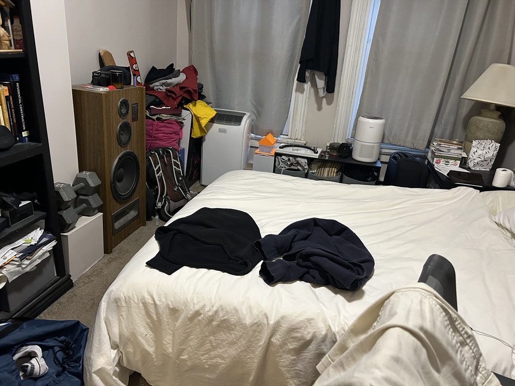 14 Evergreen Sq, Somerville