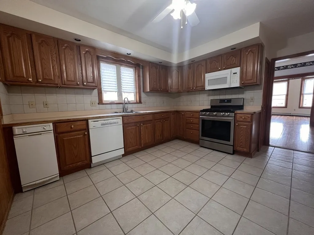 18 Houghton St, Ward Two