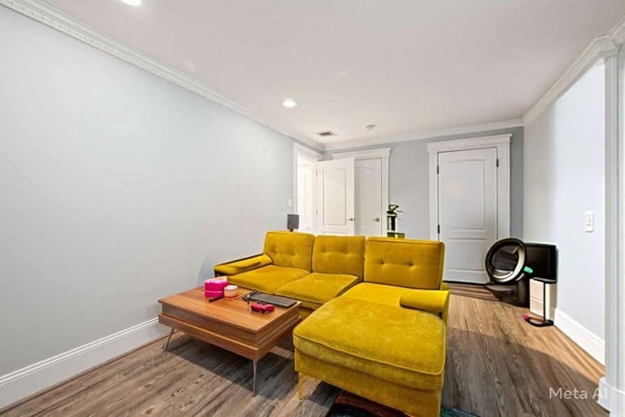 8 Mohawk St, South Boston